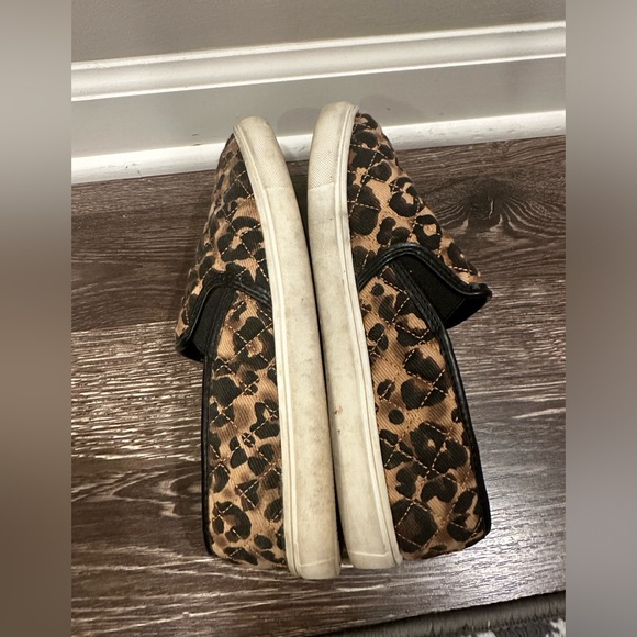 Women’s Time & Tru Leopard Memory Foam Slip Ons - Picture 4 of 5
